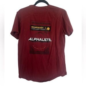 Alphalete Rhapsody Collection Graphic Tee – Men’s‎ Medium – Maroon